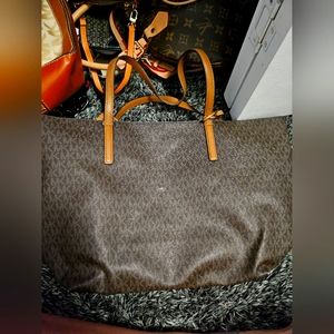 Michael kors large purse with attached wristlet